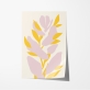 Poster de um arranjo floral com formas abstratas em tons de rosa e amarelo, representando flores e folhas num fundo claro. 6